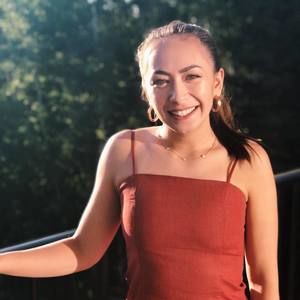 Meet your Posher, Elise